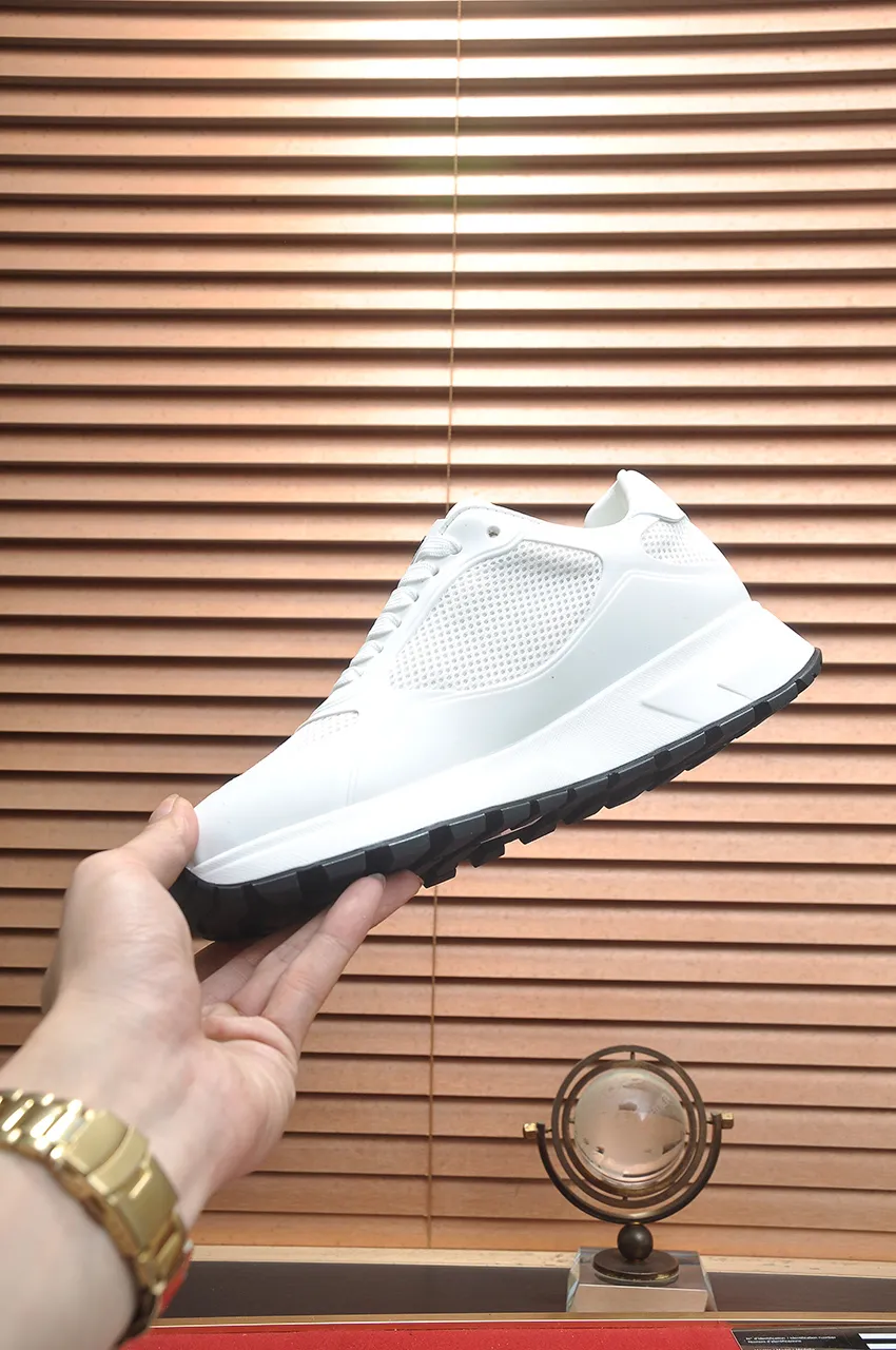 Men's shoes 💰580💶 [PRADA] Top original items, new seasonal styles, high-quality original items, top-grade high-mercerized cowhide combined with original breathable fabric + imported glue, imported stretch fabric inside with original cowhide feet, original thick outsole! Quality guaranteed! Code 38-45 (45 customized)